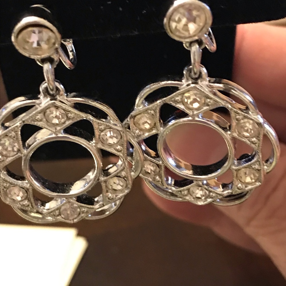 Clip On Sara Coventry Silver Tone Round Filigree Drop Earrings with Clear Stones - Picture 5 of 12